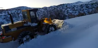 Kar nedeniyle mezrada mahsur kalan çobanlar kurtarıldı