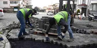 Kuşadası'nda yol yapım çalışmaları devam ediyor