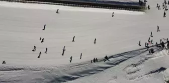 Denizli Kayak Merkezi'nde hafta sonu yoğunluğu yaşanıyor