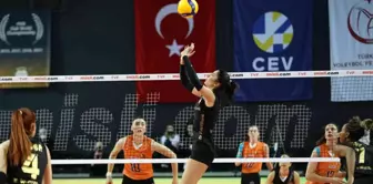 VakıfBank erteleme maçında set vermedi