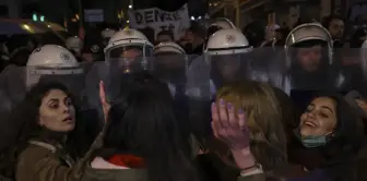 Beyoğlu'nda izinsiz Dünya Kadınlar Günü yürüyüşü önlendi