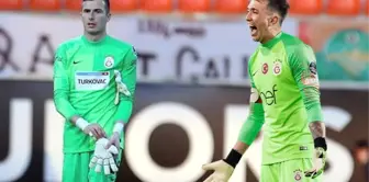 Muslera mı Pena mı? Barcelona maçında Galatasaray'ın kalesini kimin koruyacağı belli oldu