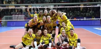 VakıfBank, Galatasaray HDI Sigorta deplasmanında set vermedi