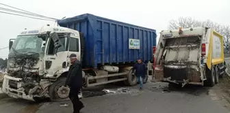 İstanbul'da çarpışan iki kamyonun sürücüleri yaralandı