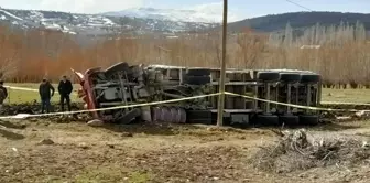 Son dakika haber! Çankırı'da şarampole devrilen kamyonun sürücüsü öldü