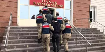 Ardahan'da 2 hükümlü yakalandı