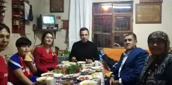 Kaymakam Gürçam, vatandaşın sofrasında iftarını açtı