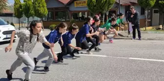 Gölcük'de Kupası Kros Yarışı'nda dereceye giren öğrenciler, düzenlenen törende ödüllendirildi