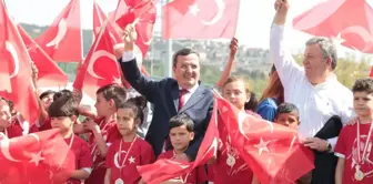 23 Nisan Konak'ın dört bir yanında kutlandı