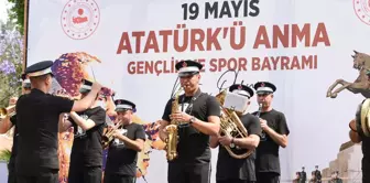 19 Mayıs Tarsus'ta Coşkuyla Kutlandı