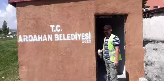 Belediye'den mahalle mezarlığına malzeme deposu