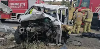 Silivri'de bariyerlere çarpan aracın sürücüsü öldü