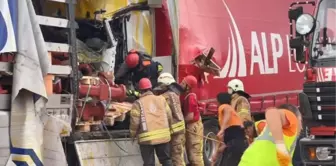 Beykoz'da iki TIR'ın çarpıştığı kazada bir kişi öldü