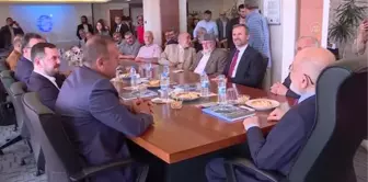 Saadet Partisi Genel Başkanı Karamollaoğlu, partililerle buluştu