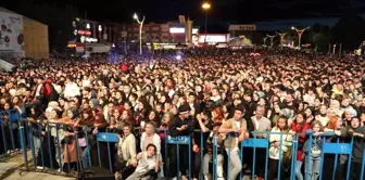 Erzincan Cem Adrian ile şenlendi