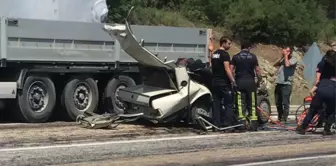 Bursa'da tırla çarpışan otomobildeki anne oğul hayatını kaybetti