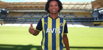 Brezilyalı futbolcu Willian Arao resmen Fenerbahçe'de