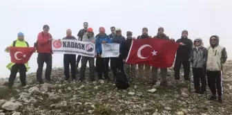 Son dakika haberleri | 2 bin 404 rakımlı Emirgazi zirvesine 15 Temmuz şehitleri için tırmandılar