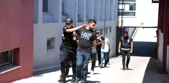 Adana'da 'niye yan baktın' kavgası: 1 ölü