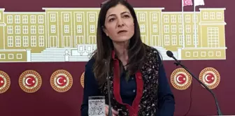 Züleyha Gülüm, Elinde Kılıç Masasında Silahla Poz Veren Dernek Başkanı'nın 'İlerde Kullanmak İçin 15 Temmuz'da Bana Hediye Ettiler' Sözlerini...