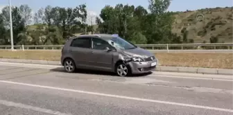 Tır ile çarpışan otomobildeki 2 kişi yaralandı