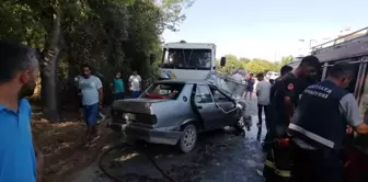 Kamyonun altına giren otomobil hurdaya döndü, araçta sıkışan sürücüyü itfaiye çıkardı