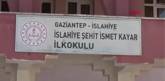 ÖĞRETMENLER, OKULLARINI BOYAYARAK YENİ YILA HAZIRLIYOR