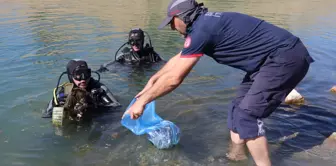 Son dakika haberleri | Batman'da itfaiyenin dalgıç ekipleri eğitim dalışında su altından çöp topladı