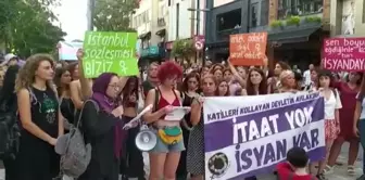 Kadıköy'de Bir Araya Gelen Kadınlar Şarkıcı Gülşen Çolakoğlu'nun Serbest Bırakılmasını İstedi