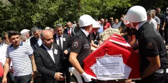 Son Dakika | Ankara'da kazada vefat eden polis memuru ve eşinin cenazesi Artvin'de defnedildi