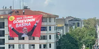 Yalova haberi... CHP Gençlik Kolları Yalova'da 'Vefa Salman, Görevinin Başına' Pankartı Astı