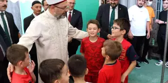 Diyanet İşleri Başkanı Erbaş, Japonya'nın Nagoya kentinde Türk vatandaşlarıyla buluştu