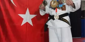 Duyma yetisini kaybetmesine rağmen bırakmadığı judoda şampiyonluklara uzandı