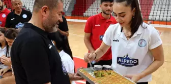 Kahramanmaraş haberleri: Alpedo Kahramanmaraş Kadın Voleybol Takımının hedefi 1. Lig