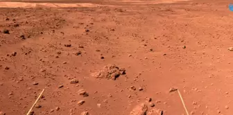 Çin'in Mars Gezgini, Mars'ın Kuru ve Çok Katmanlı Yeraltı Yüzeyini Gözler Önüne Serdi