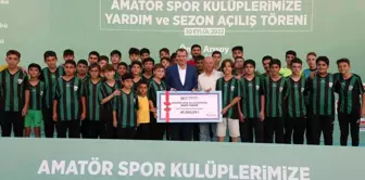 Zeytinburnu Belediyesi'nden amatör futbol kulüplerine destek