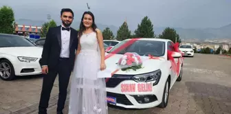 Gelinlikle nikah masasından önce sınav sırasına oturdu