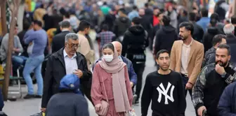 İran'da akaryakıt zammı protestolarının 3. yılı dolayısıyla düzenlenen eylemler devam ediyor