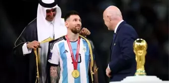 Sebebi ortaya çıktı! Herkes Dünya Kupası'nı kaldırmadan önce Messi'ye giydirilen kıyafeti konuşuyor