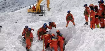 Çin'in Tibet Bölgesindeki Çığ Felaketi Sonrasında Arama Kurtarma Çalışmaları