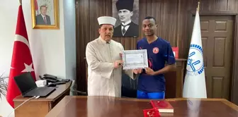 Gabonlu Arthur Müslüman oldu, İbrahim ismini aldı