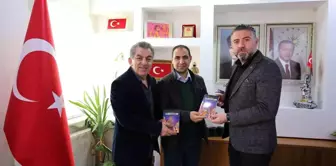 Kitaplarından elde ettiği geliri şehit ailelerine bağışlıyor