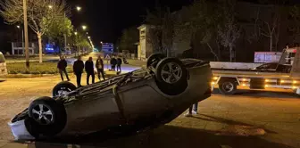 Gelibolu'da takla atan otomobildeki 2 kişi yaralandı