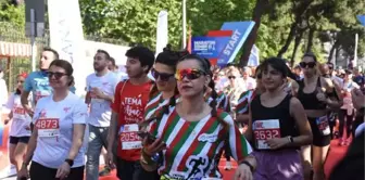 Gençlik ve Spor Bakanı Kasapoğlu, Maratonİzmir'de 10 kilometrelik yol koşusuna katıldı