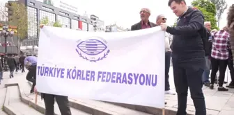 Görme engelliler seçim şablonunda Braille alfabesi olmamasını protesto etti