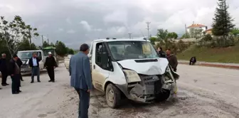 Günyüzü'nde maddi hasarlı trafik kazası meydana geldi