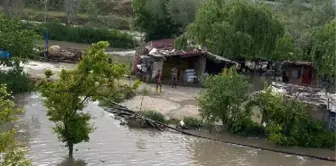 Ankara Çayı'nın Taşmasıyla Mandıra ve Bahçeler Sular Altında Kaldı