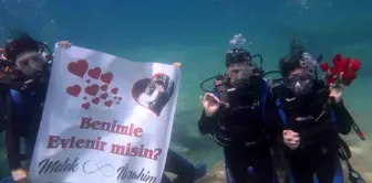 Deniz Altında Sürpriz Evlilik Teklifi