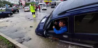 Samsun'da Sağanak Yağış Sel ve Çöküntülere Yol Açtı