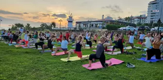 Muratpaşa Belediyesi Dünya Yoga Günü'nde özel bir etkinlik düzenledi